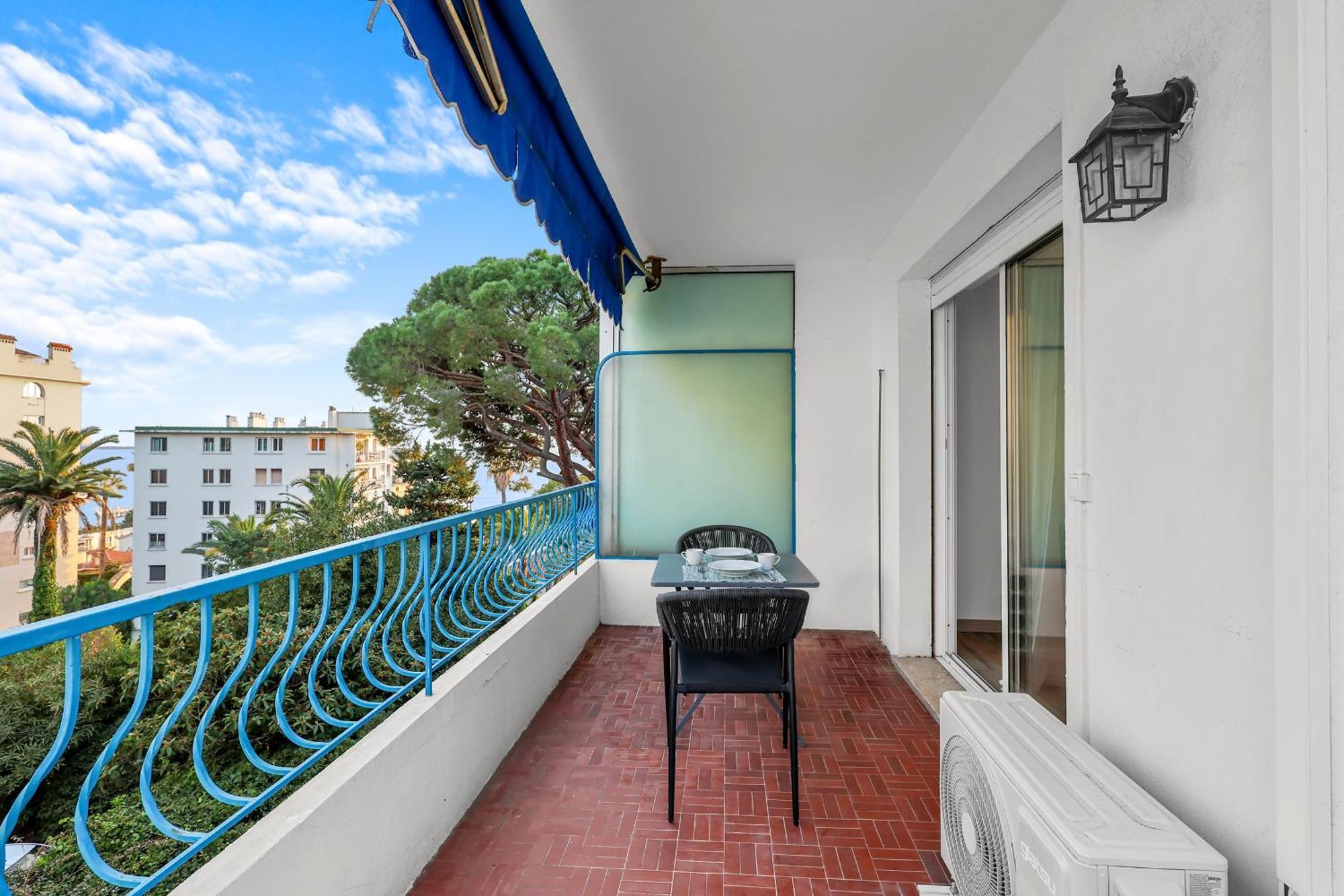 Moderne Proche Des Plages A Appartement